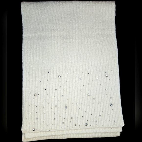 Molly Bracken Cream 64 inch Vintage Scarf with sparkles at both ends - Picture 2 of 5